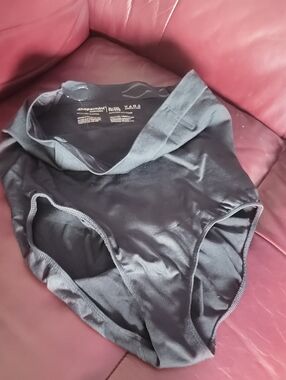 Shapermint Essentials Seamless Black High-Waist Briefs